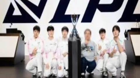 王楚钦新加坡赛男单16强崭露头角